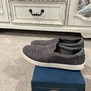 Dr. Scholls Madison Grey 9 1/2